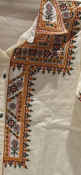 Elegant white embroidered ethnic co-ord set.